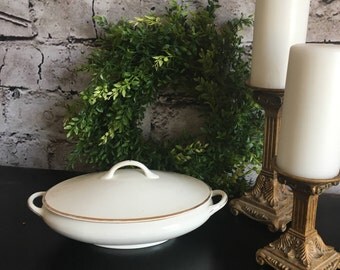 White tureen, White covered dish, serving dish, bow with lid, vegetable dish, farmhouse kitchen, serving dish, Shabby chic tureen, white