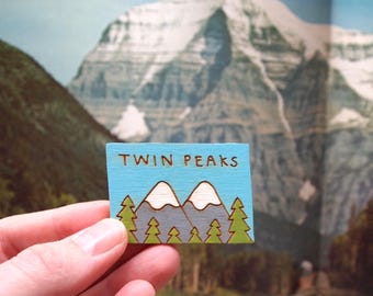 Luxury hand painted Twin Peaks Pin Badge in a gift box. Laser cut from hand drawn illustration. Pop culture Lapel Pin, Cool, Unisex gift