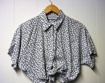 80's 90's Cropped Floral Blouse with front tie