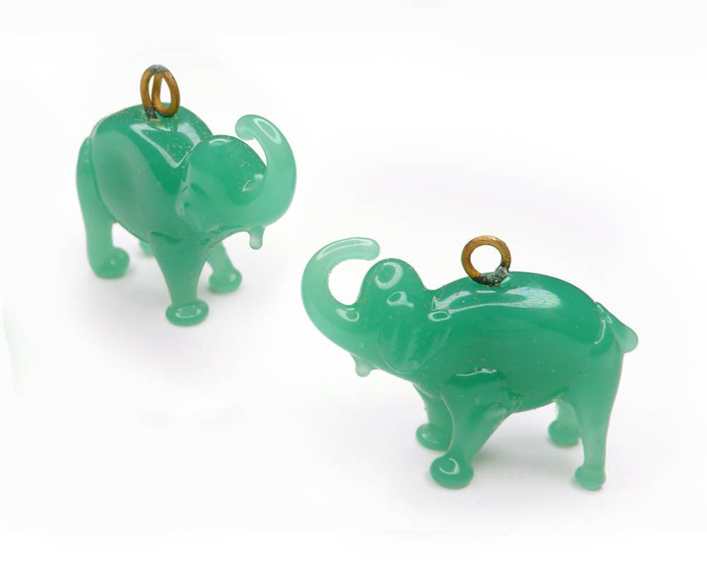 Vintage jade coloured glass Elephant Charm/Pendant occupied