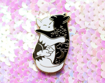 Cute day and night hugging cat enamel pin Celestial cat Cute pin Black cat pin Yin yang cat pin White cat pin Galaxy cat Pair of cats
