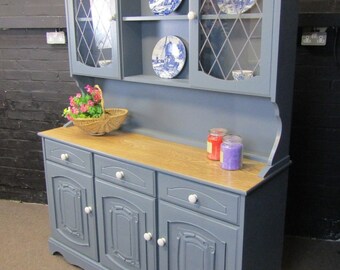 Artículos similares a Gabinete alto aparador retro | Aparador rústico