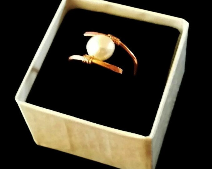 White Freshwater Pearl and Copper Wire Wrapped Ring, June Birthstone, 30th Wedding Anniversary
