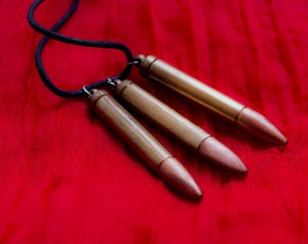 Chloe Price bullet necklance from Life is strange Videogame Square Enix Dontnodent