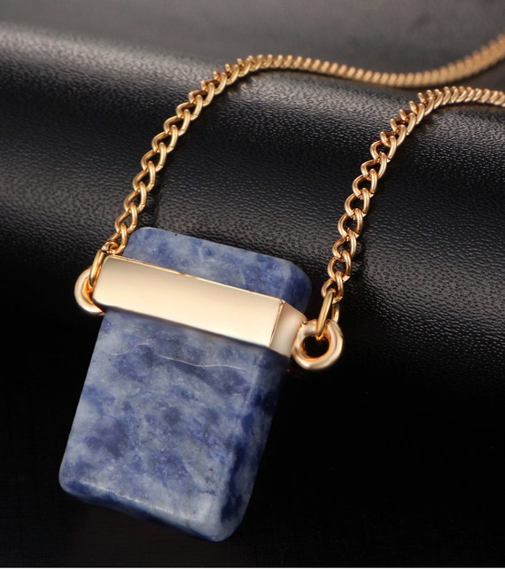 Boho dark blue stone pendant necklacegold