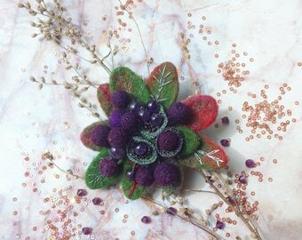 Felted brooch Bilberry - Needle felt pin - Embroidered brooch - Blueberry pin - Felted brooch - Purple brooch - Gift for her - Berries pin