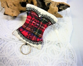 Key Holder - Porte Cle Corset - Basque - Bustier- Scottish Tartan - Red Green and Black