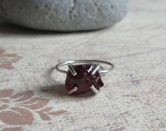 925 Sterling Silver Raw Garnet Ring, Uncut Gemstone, January Birthstone, Natural Crystal Quartz, Gift For Her
