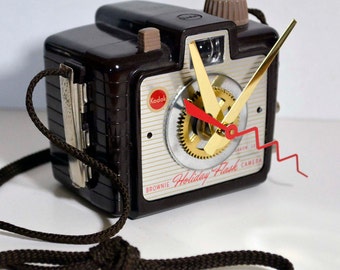 1950's Kodak brownie camera clock vintage wall hanging photographer photo film collector