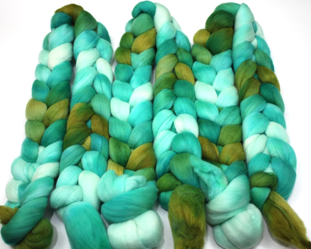 Superfine Merino Wool Roving Top) Hand Dyed Roving for