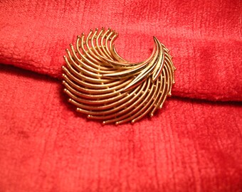 Vintage Signed Trifari Pin. : Circa 1950's