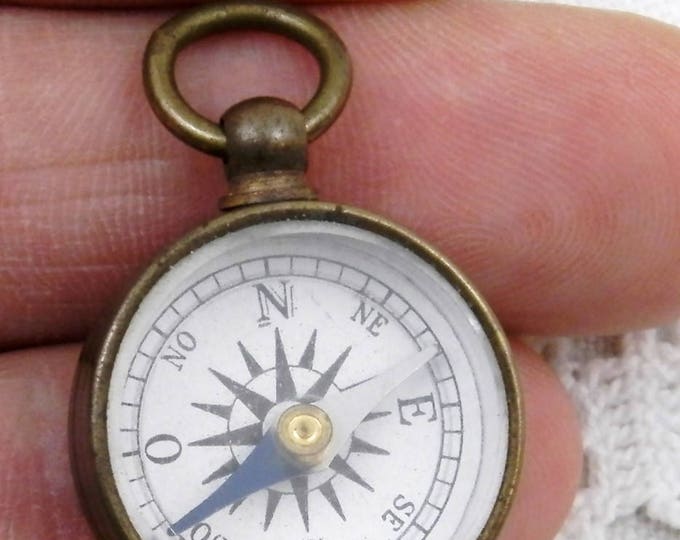 Miniature Working Pocket Compass, Tiny Small Compass with Hanging Loop, Map Reading, Orienteering, Scouts, Camping, Retro, Home