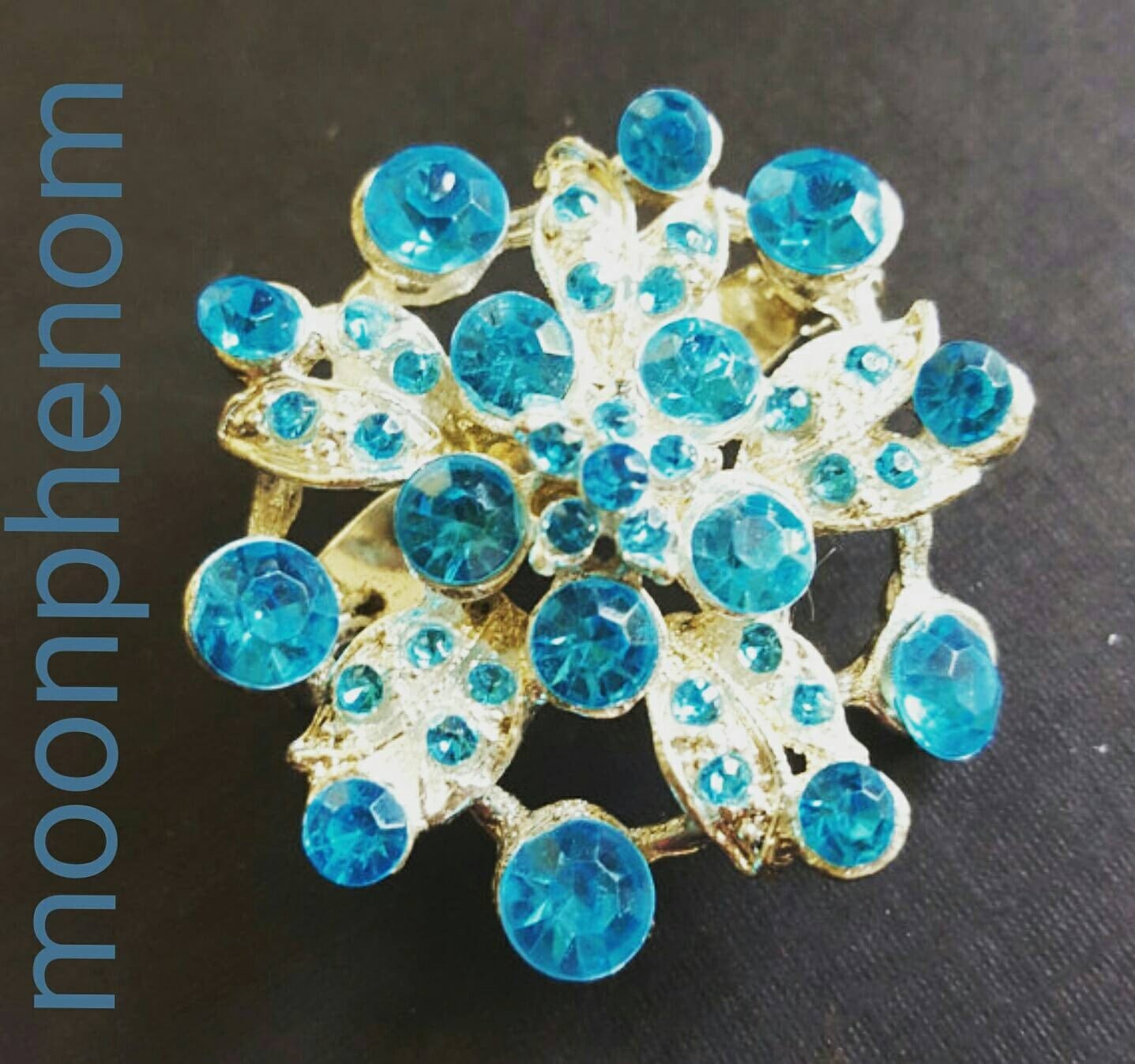 Vintage Silver Pin Blue Snowflake With Swarovski Crystals 1