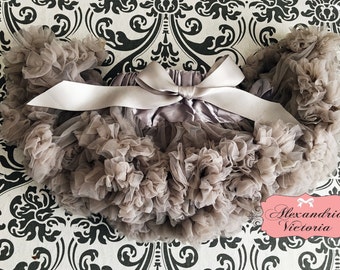 GRAY PETTISKIRT with Bow, Gray Tutu, Newborn Pettiskirt, Baby Pettiskirt, Toddler Pettiskirt, Smash Cake, Birthday Outfit.