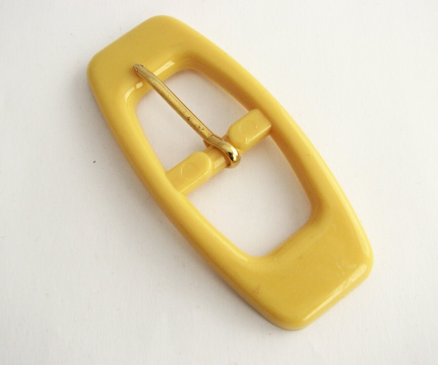 Large yellow buckle, vintage belt buckle made of celluloid, unused