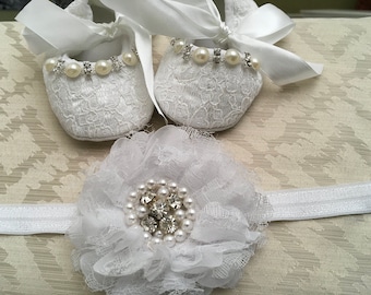 White baby girl crib shoes and headband set- Christening, baptism ,lace baby shoes- Newborn white rhinestone shoes