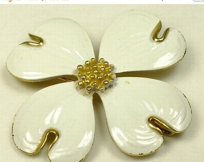 Storewide 25% Off SALE Lovely vintage goldtone and white enamel Flower Brooch/Pendant