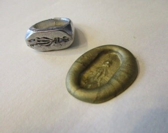 Squid signet ring