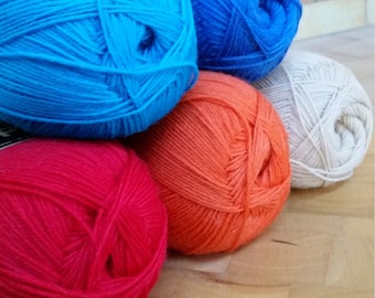 Opal sock yarn, Solid colour, 4 Ply , 100g, 425 mts, wool and nylon