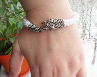 Snake bracelet For women Beaded jewelry Snake head bracelet Gift for her Halloween Silver snake White Christmas gift Birthday gift Unisex