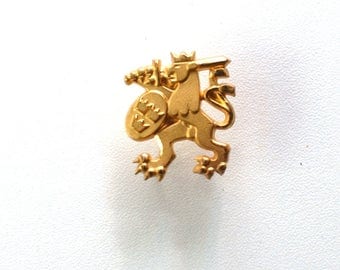 Vintage lion military badge, three crowns pins , Swedish crowns