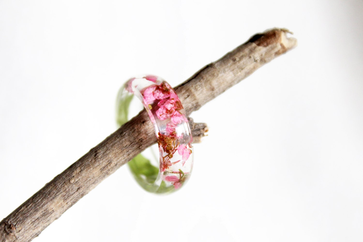 Pink Alyssum Flower Ring, Resin Ring, Flower Jewelry, Resin Jewelry, Dried Flowers, Resin Flower Jewelry, Nature Ring, Botanical Jewelry