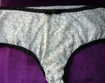 I am naked! Shorty string, Noir, Ecru, Motif floral actuel, Confortable
