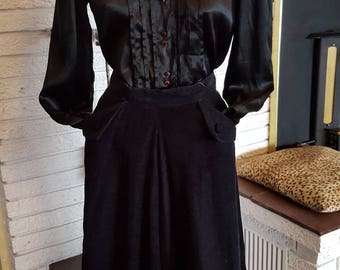 1950's Cool Corduroy Skirt!! Size Small!