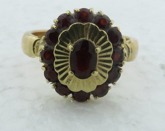 Vintage Estate 1960's 18 Kt Gold Dark Red Garnet Ring w Heavy Shank ( 4 x 2 mm thick) / Sz 8 1/4.