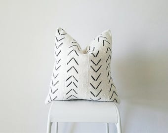 Editor's Pick Mudcloth Pillow Cover, Authentic Vintage Mali Bogolan, Ivory/Cream White, Arrows, Chevron, Geometric