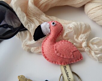 Flamingo keychain.Cute felt flamingo.Handmade flamingo keychain