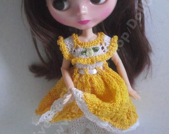 Handknitted set for Blythe/ Azone dolls.