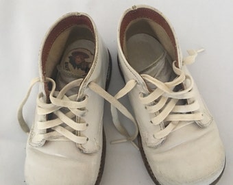 Vintage Buster Brown Baby First Walking Shoes, Vintage Baby Shoes