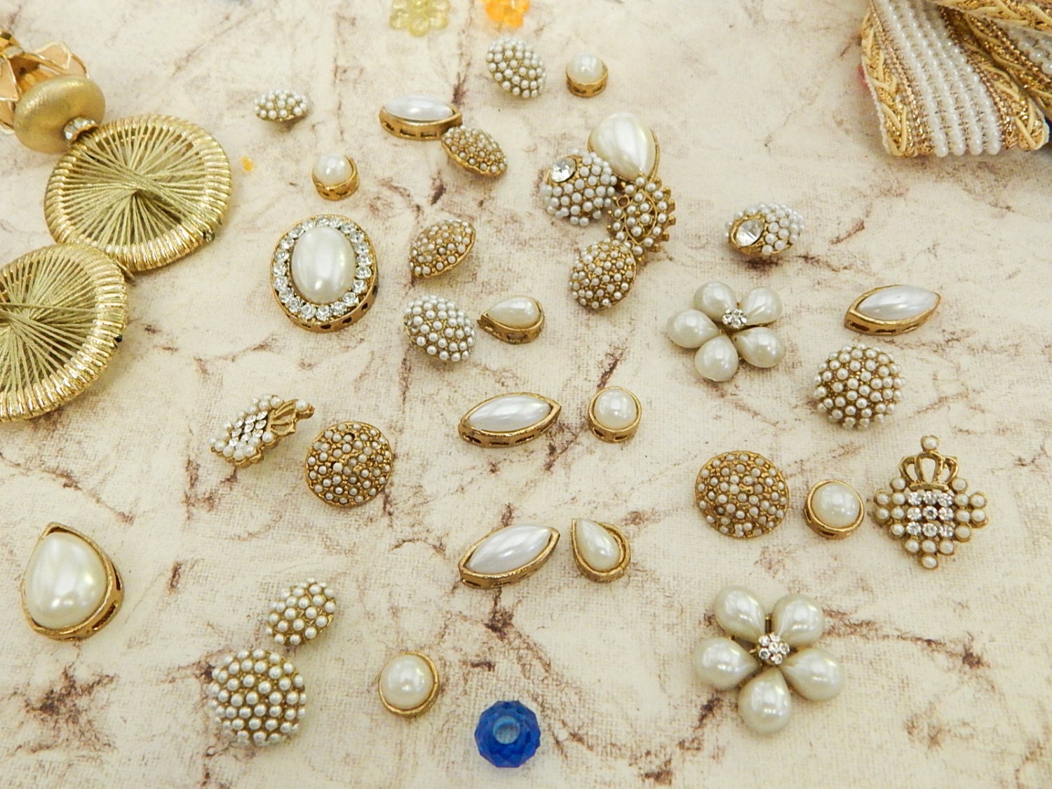 20 Assorted Pearl Embellishments Brooch Embellishments
