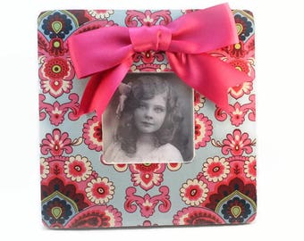 Picture Frame, Damask, Girl's Room Decor, Photo Frame, Wood Frame, Square Picture Frame, Frame With Bow, Country Decor, Housewarming Gift