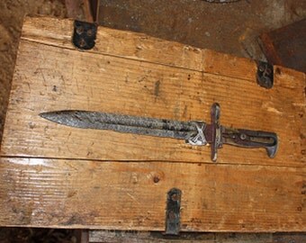 AFH Bayonet Wall Hanger on Ammo Box Lid