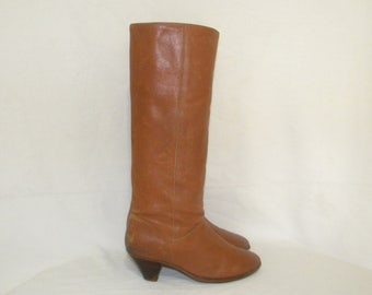 Vintage 1970s-Frye boots-Women Sz 7 boots- tall leather brown boots- 1970s- ladies walking boots.