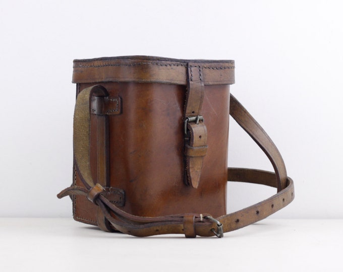 Vintage leather bag, saddle leather shoulderbag, sturdy leather cross body bag, unisex brown leather satchel, lunchbag, camera case