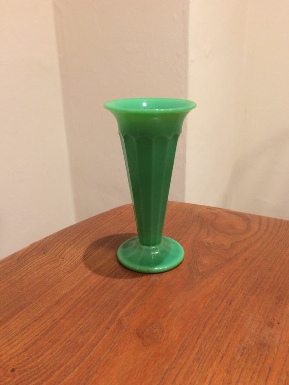 Davidson Green Jade Glass 51 Vase