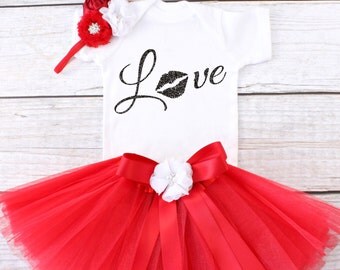 Love. Valentine's Day Outfit. Girls Valentine's Day Outfit. Baby Valentine's Day Outfit. Girl's Outfit. Girl's Tutu Outfit. Girls Tutu Set.