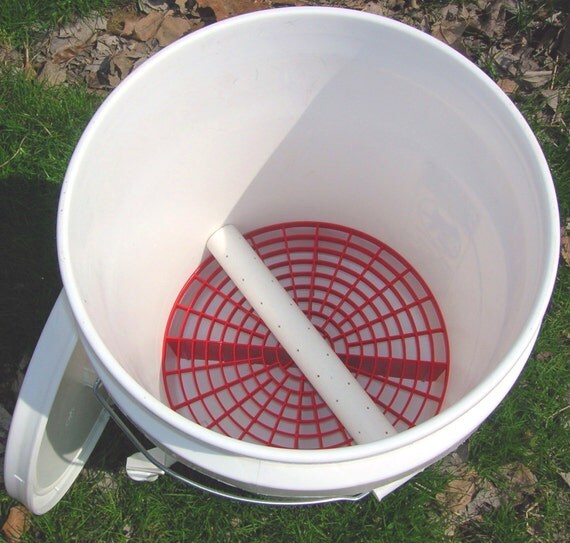 Vermiculture Worm Composting Bucket Indoor/Outdoor Vented