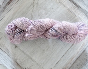 Sock yarn hand dyed 100 g cotton Syringa lilac powder