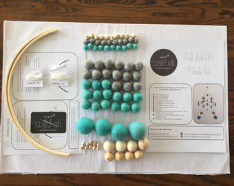 DIY - custom felt ball mobile
