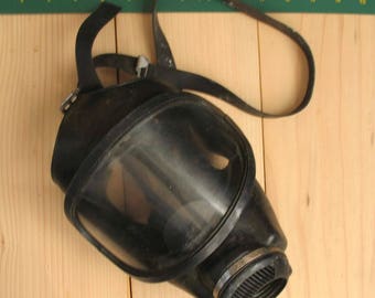 East German gas mask mask firefighter panoramic mask big glases gas mask steampunk mask dust mask halloween masks spooky mask vintage mask