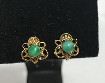 50% OFF | 1950's | Vintage Screw Back Earrings | green beads and gold tone