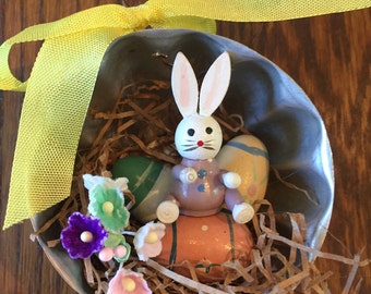 Tin vintage style Easter ornament