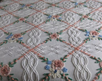 Beautiful Vintage Floral Chenille Bedspread