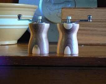 download wooden salt and pepper grinders download wooden salt and pepper grinders