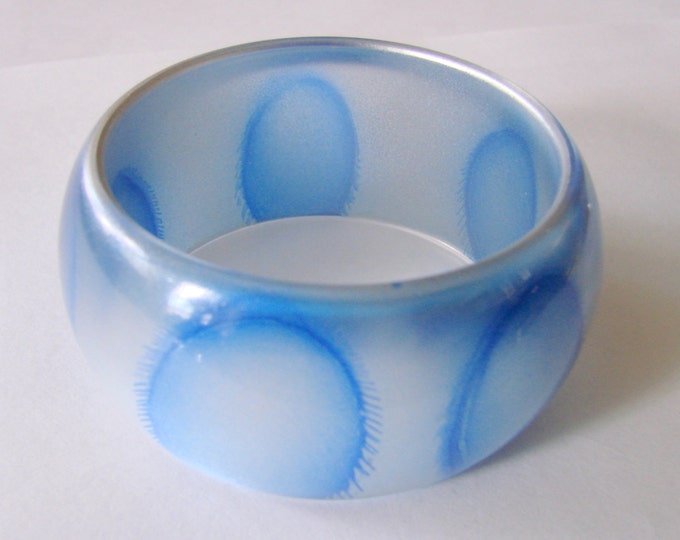 Wide Chunky Semi-Translucent Silver Lucite Blue Painted Abstract Inclusions Bangle Modernist Bracelet