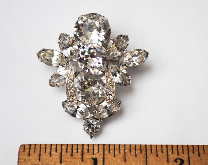 Weiss Rhinestone Brooch - Clear Ice Crystal stones - silver setting - Mid century pin